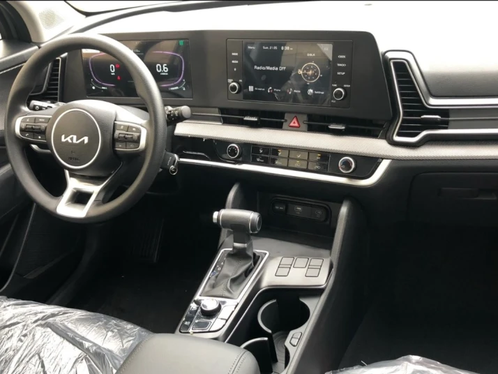 Kia Sportage 2023 green rental in dubai - undefined
